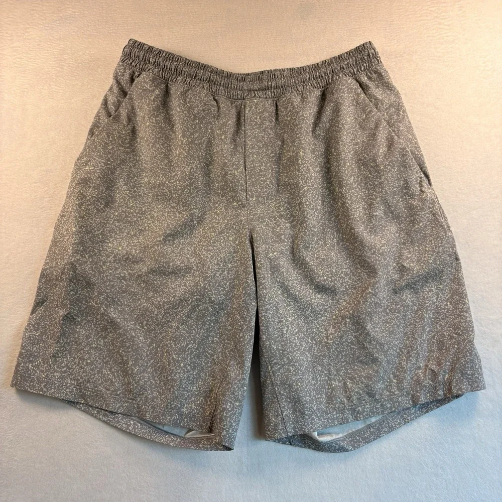 Lululemon Shorts Mens L Jitter Dot Gray Pace Breaker Lined Stretch Zip Pocket